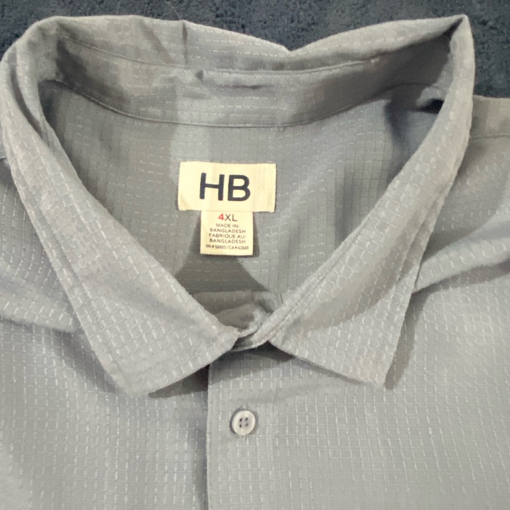 Two button down shirts - Picture 4 of 5